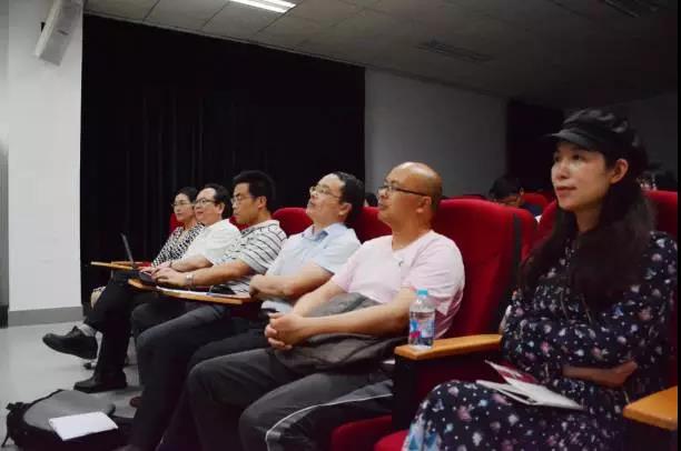 美国福德汉姆大学终身教授兰斯·斯特拉特赴华师大麻豆传媒
做讲座